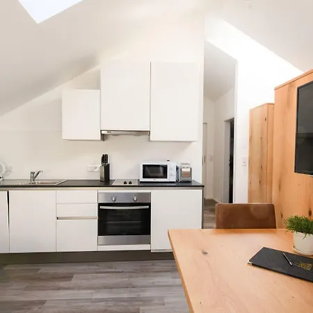 Kaiser Max Design Apartament *