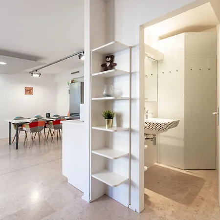 Kaiser Max Design Apartment *